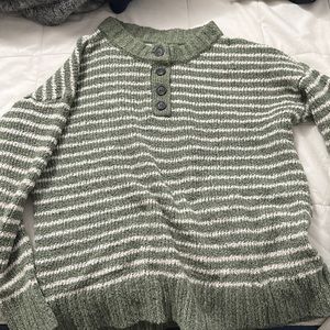 American Eagle Sweater. Size Medium.